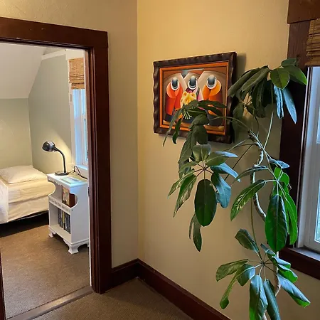Portland International Guesthouse-3